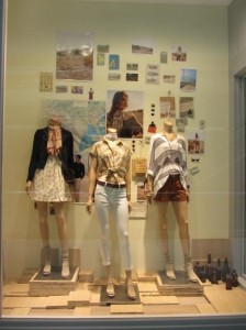 Club Monaco's vintage postcards, posters & maps display. Their nostalgic South-west American feel is perfectly in sync with the store's then-current fashion. (Photo from Display World Nomads Blog... see link below)