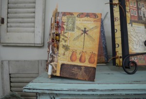 A beautiful gate-fold book crafted by Wendy Southin… she gives a great workshop on bookmaking. See Other Links below for samples of fabulous books made by her students…