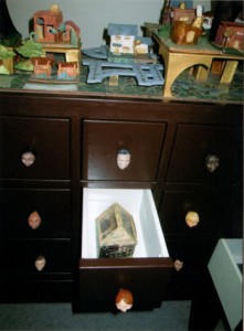 My Golden Triangle paper house at the C4 Gallery: CCCC Project, Hintonburg Community Centre, 2009 (Photo: Lorraine Victor)